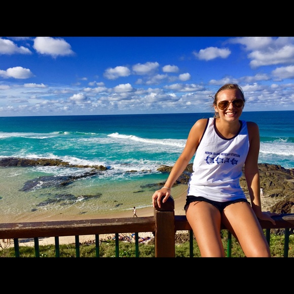 Meet your Posher, Melissa - Picture 1 of 1